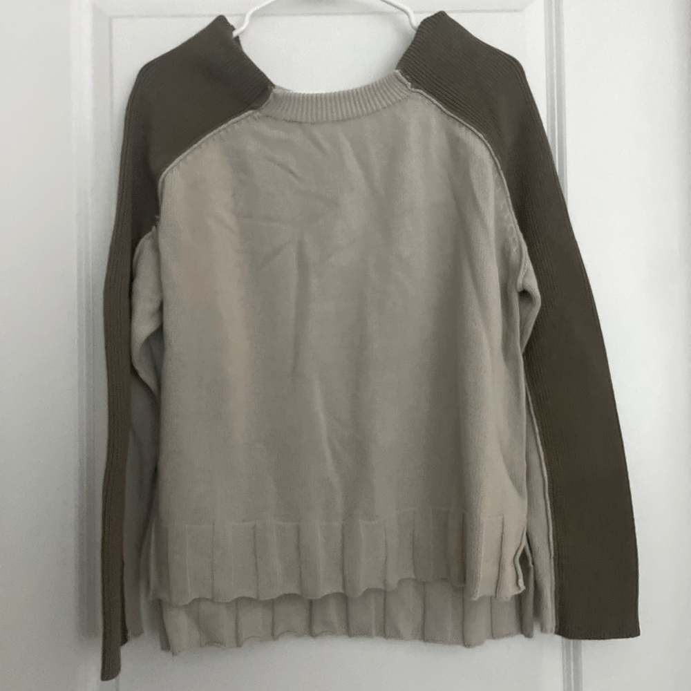 Neuflora sweater